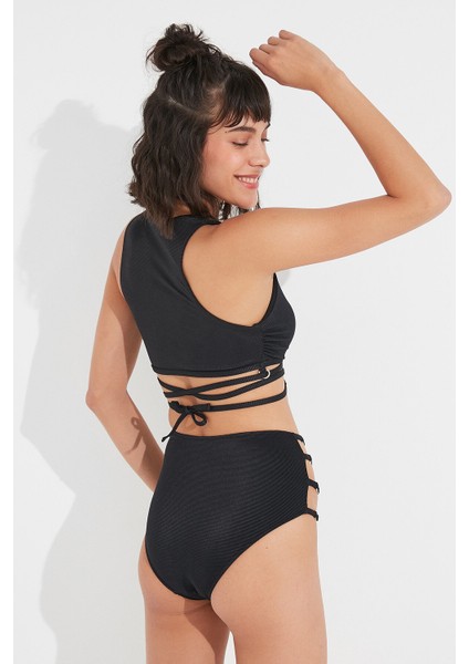Siyah Lera Tee Bikini Üstü