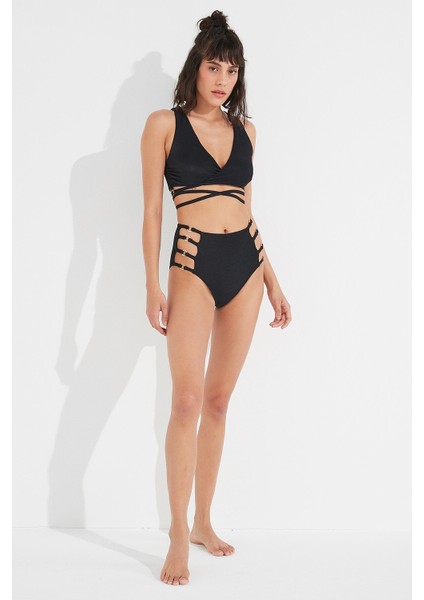 Siyah Lera Tee Bikini Üstü
