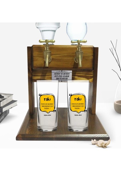 Kişiye Özel Renkli Baskılı Insan Iki Şeyi Saklayamaz Tasarımlı Ikili Rakı Bardağı ve Çift Musluklu Doğal Ahşap Rakı Standı-1