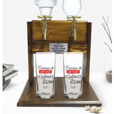 BK Kişiye Özel Renkli Baskılı Gerçeği Söylemesi Lazım Tasarımlı Ikili Rakı Bardağı ve Çift Musluklu Doğal Ahşap Rakı Standı-1