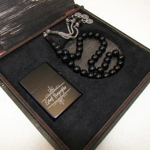 Manidar Hediye Kişiye Özel Siyah Kehribar Tesbih & Zippo Çakmak Seti