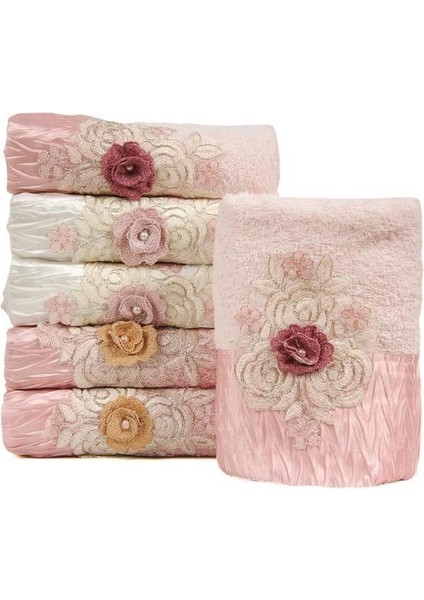 3D Aplikli Krizantem Pamuklu 3'lü Banyo Havlusu