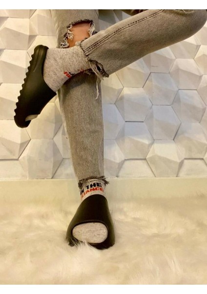 Yeezy Fashion Terlik modelleri