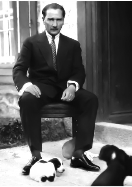 Atatürk ve Yavru Köpekler Siyah Beyaz Dijital Baskı (35X50 Cm) Kanvas Tablo TBL1786