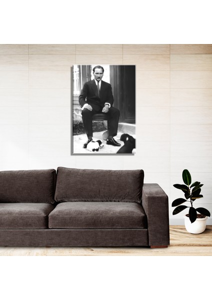 Atatürk ve Yavru Köpekler Siyah Beyaz Dijital Baskı (60X80 Cm) Kanvas Tablo TBL1786