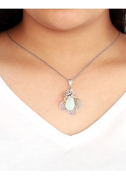 Kuvars Taşlı Zambak Tasarım Telkari Gümüş Kolye