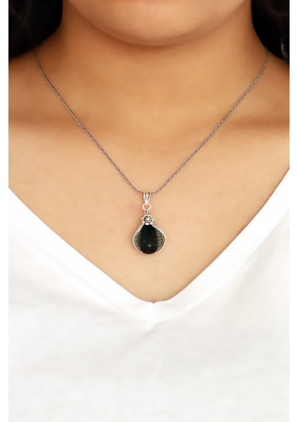 Zümrüt Taşlı Zambak Tasarım Telkari Gümüş Kolye