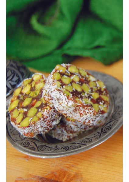 Antep Fıstıklı Benzersiz Rulo Cezerye 500 gr fırsatları