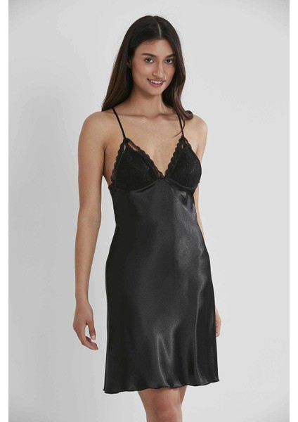 670 Siyah Saten Gecelik