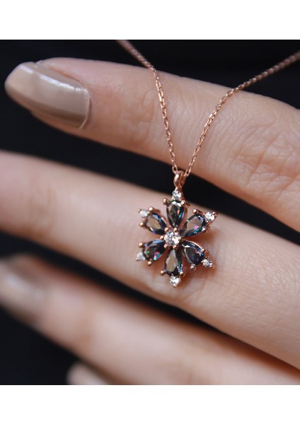 925 Ayar Gümüş Mıstık Topaz Taşlı Kamelya Çiçeği Kadın Kolye