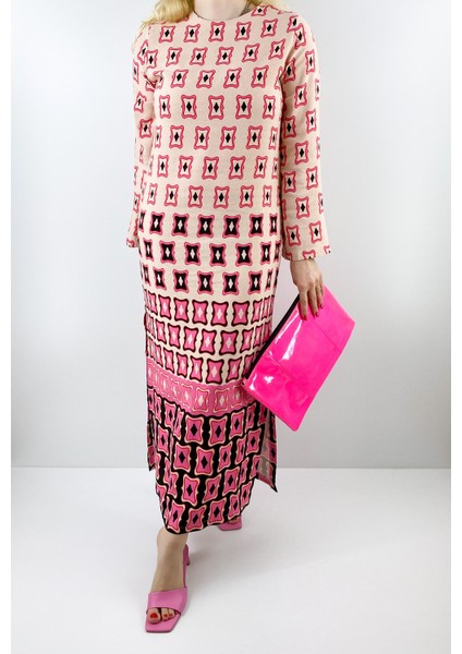 Geometrik Desen Keten Yırtmaçlı Elbise