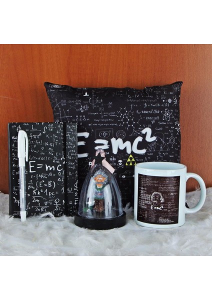 Albert Einstein Set Kalem Defter Puf Yastık Kupa Fanus Biblo
